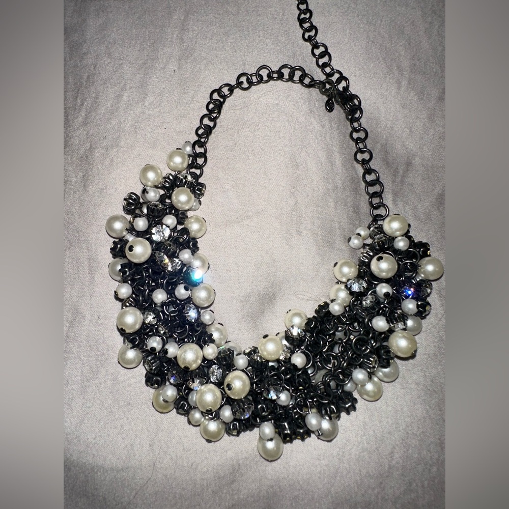 Pearl choker necklace